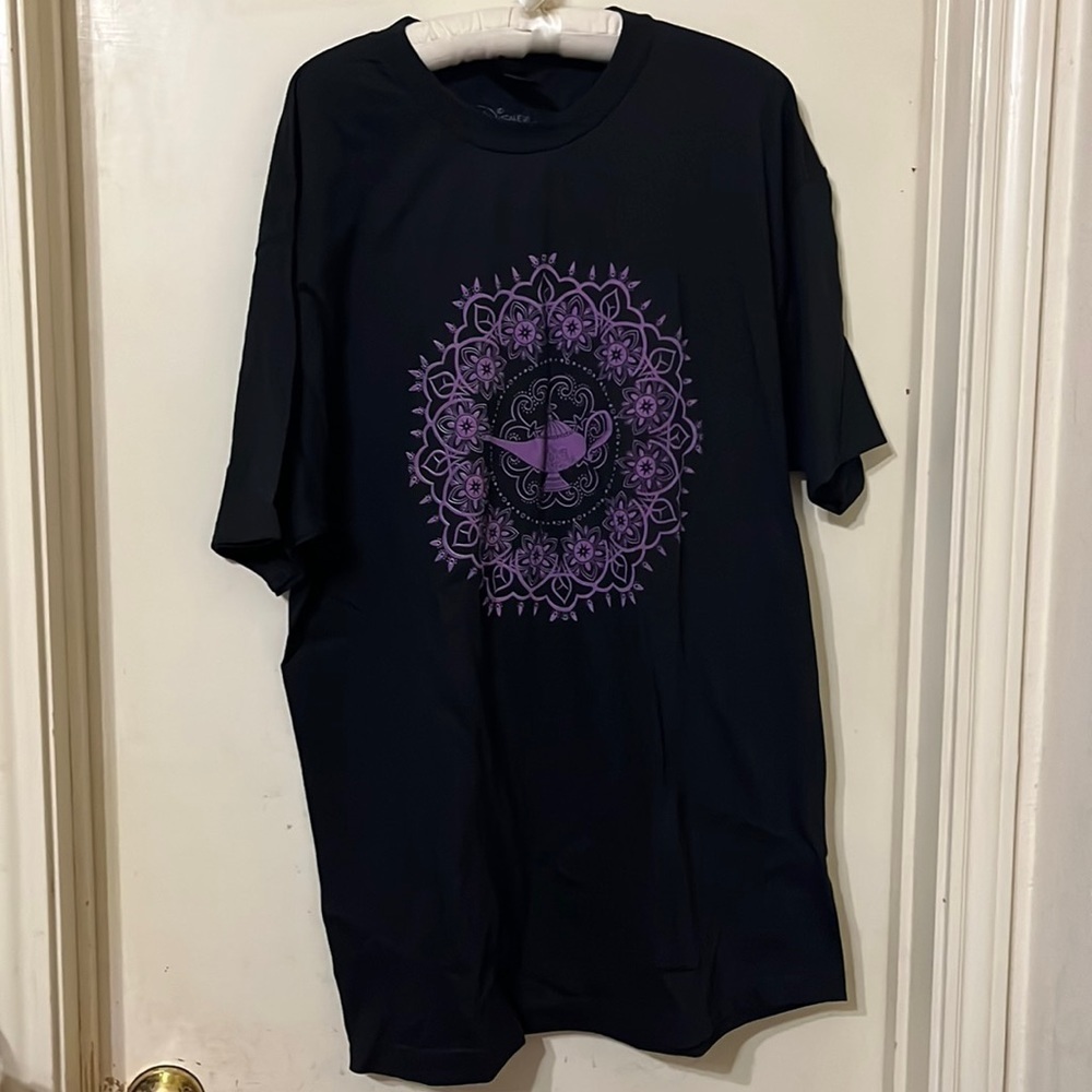 NWOT Disney's Aladdin short sleeved tshirt XLT